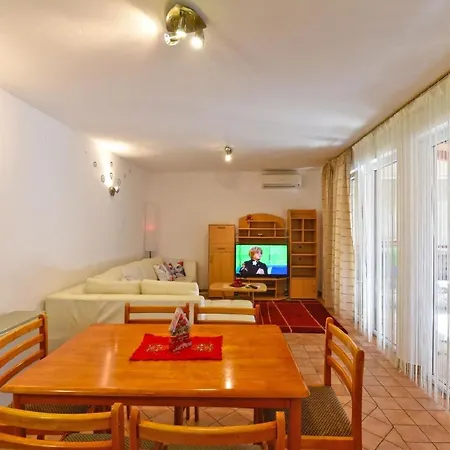 Apartament Ferienwohnung Fur 6 Personen Ca 60 Qm In Pula, Istrien Istrische Riviera