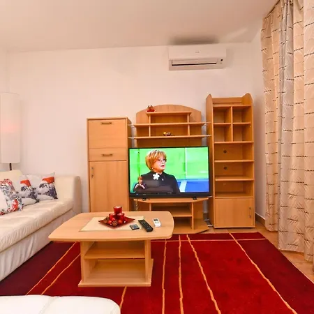 Apartament Ferienwohnung Fur 6 Personen Ca 60 Qm In Pula, Istrien Istrische Riviera