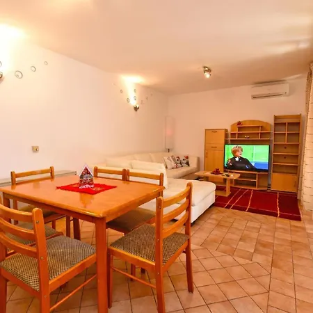 Ferienwohnung Fur 6 Personen Ca 60 Qm In Pula, Istrien Istrische Riviera Apartament
